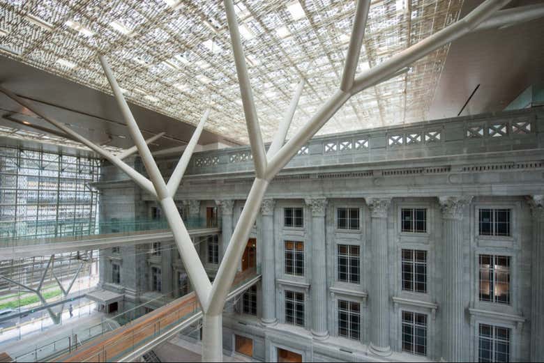Interior del edificio de la National Gallery Singapore